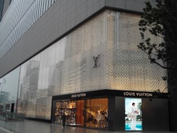 �O�ψ�ʂɎg��ꂽ��R�O�O�O�{��GT�X�p�C�����B�����u�����h�Ȃ�ł͂̏�i���ƗD�낳������������